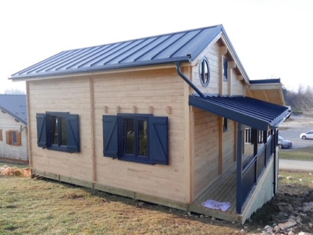 Chalet In Saint Laurent On A Slope Buitenkant foto