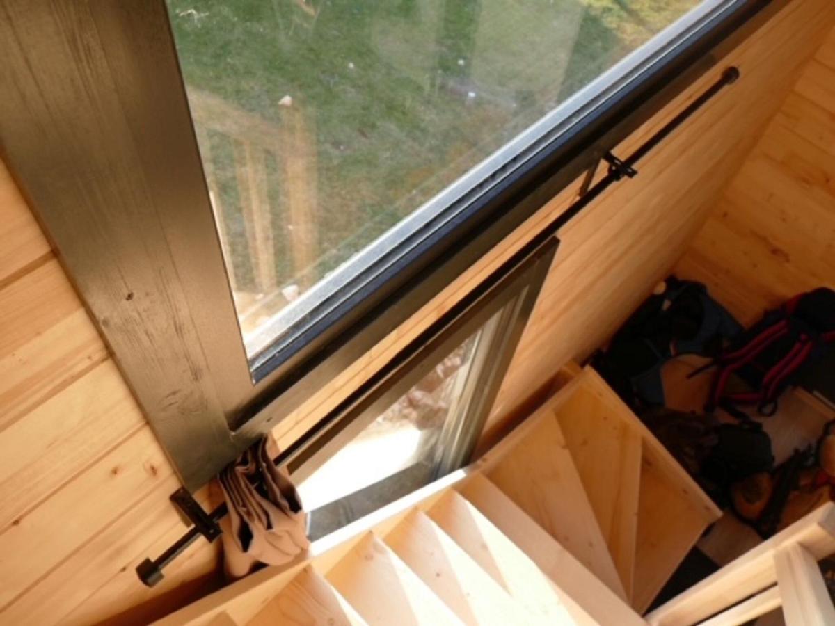 Chalet In Saint Laurent On A Slope Buitenkant foto